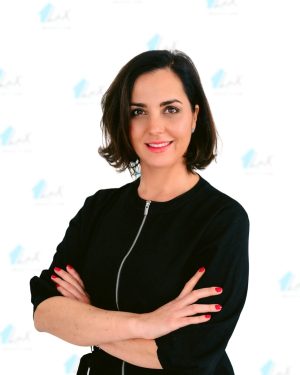 Lux Ingatlaniroda Tatabánya Major Tamara értékesítő